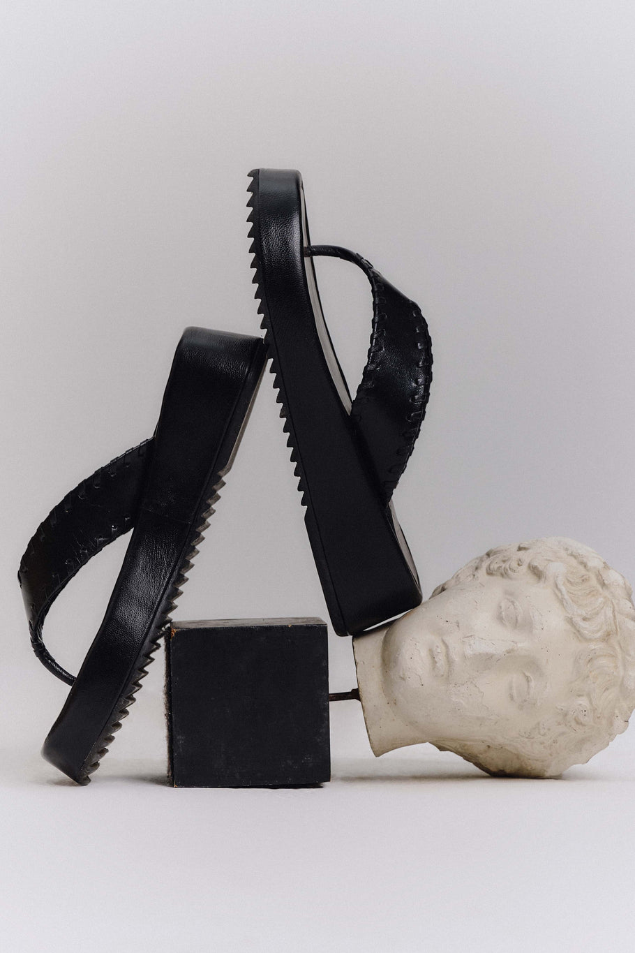 Flatform Alinhavo Preto