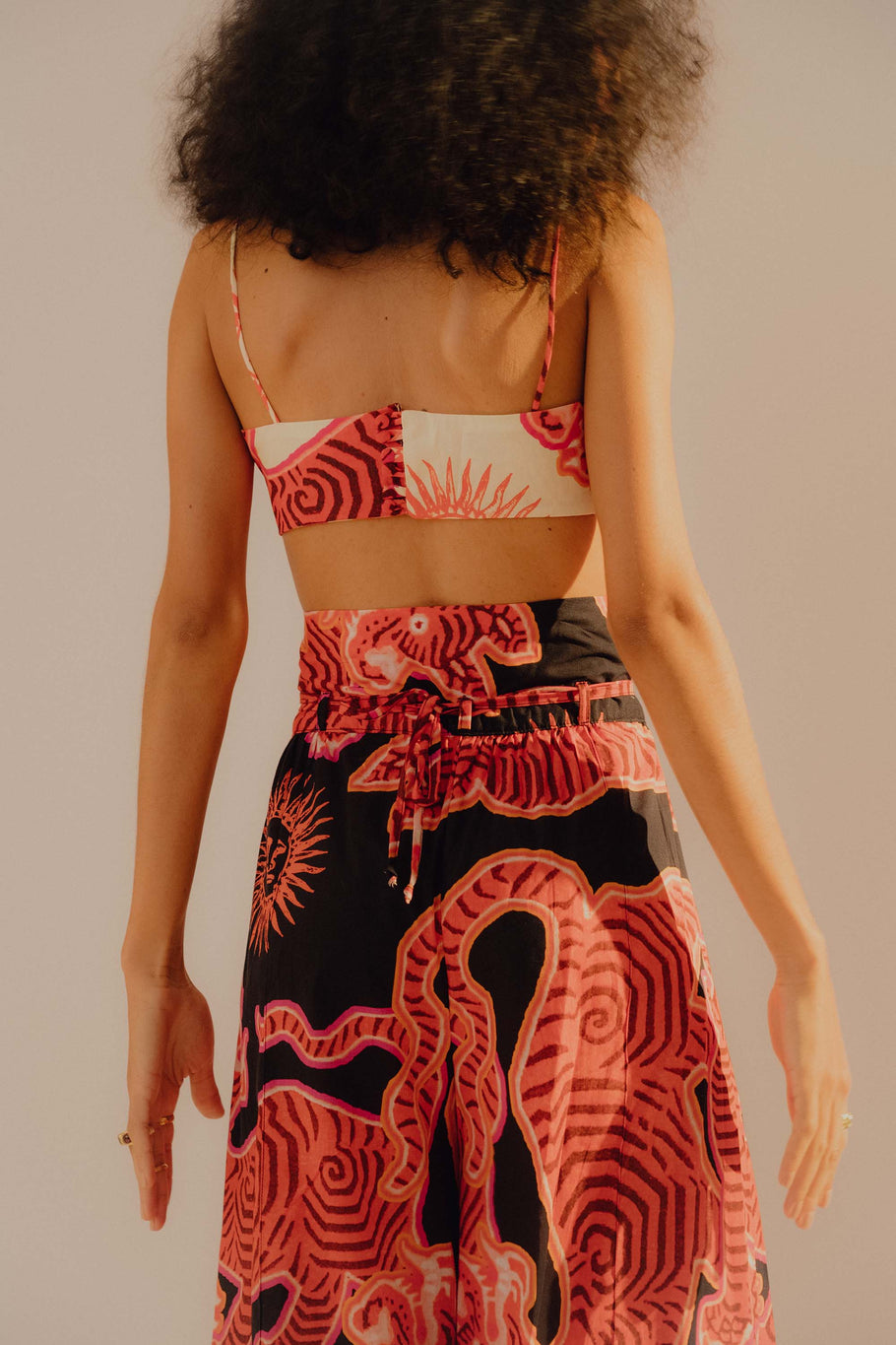 Top Okonjima Kailash Creme